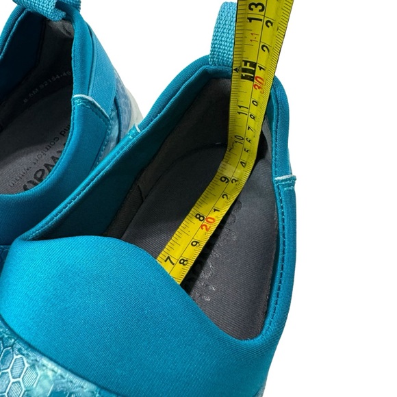 NWOT SoftWalk Maya Snakeskin Print Waterproof Slip-On Sneaker in Blue Waves 8.5 - Picture 14 of 16